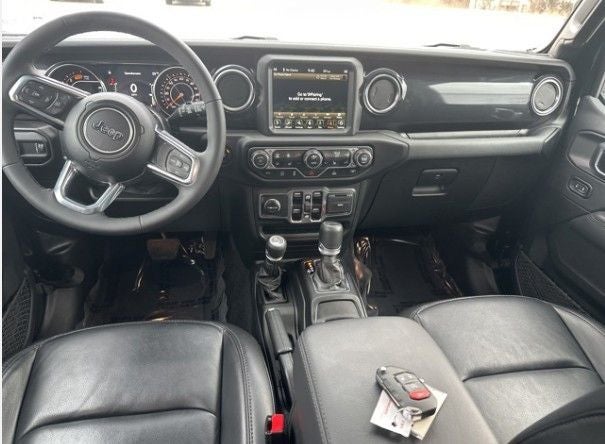 2023 Jeep Wrangler 4-Door Sahara Altitude 4x4