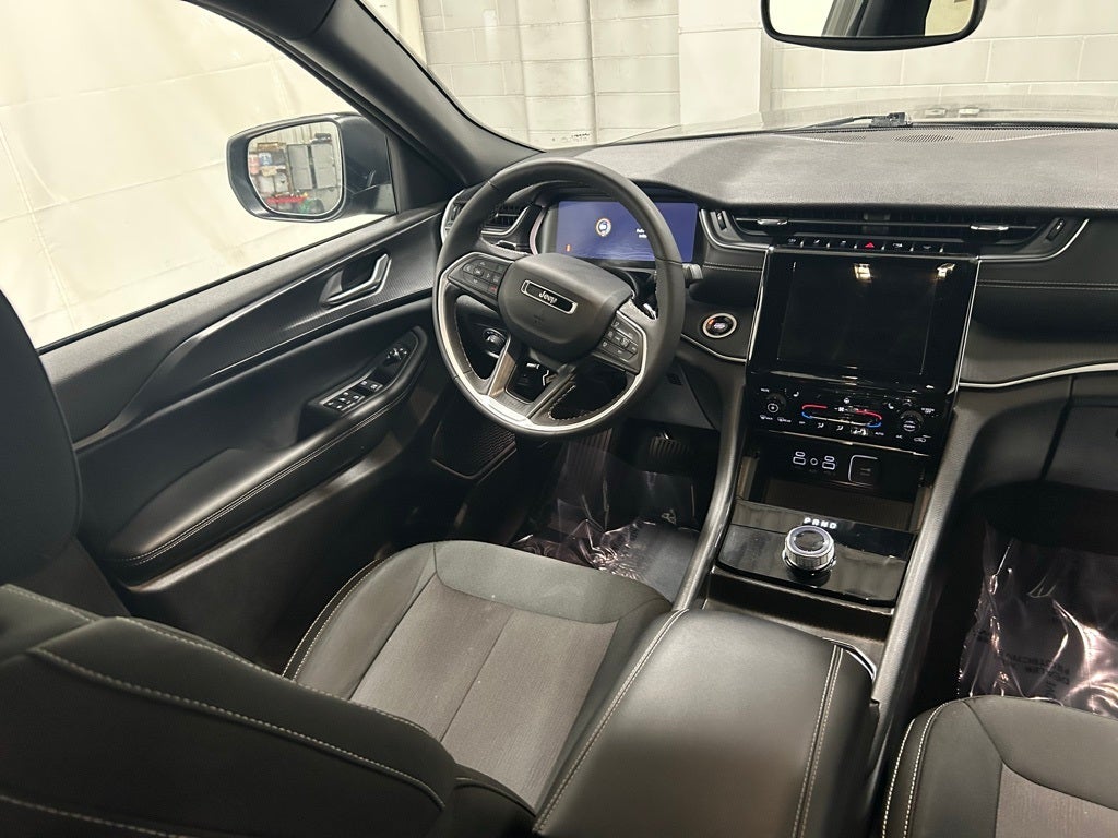 2024 Jeep Grand Cherokee Laredo 4x4