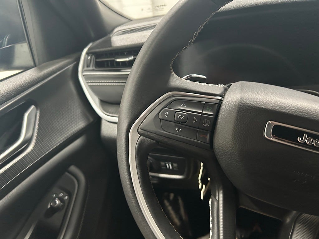 2024 Jeep Grand Cherokee Laredo 4x4