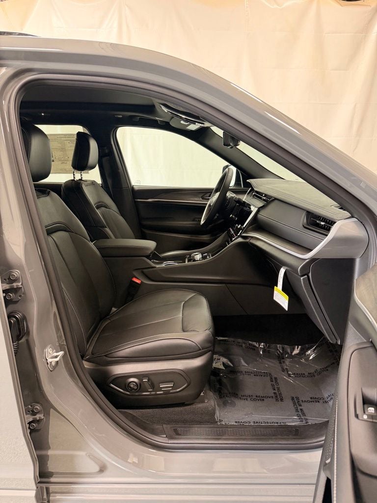2027 Jeep Grand Cherokee Limited Reserve