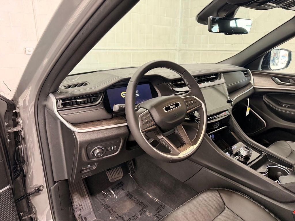 2027 Jeep Grand Cherokee Limited Reserve