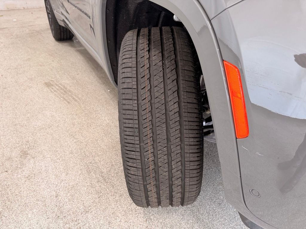 2027 Jeep Grand Cherokee Limited Reserve