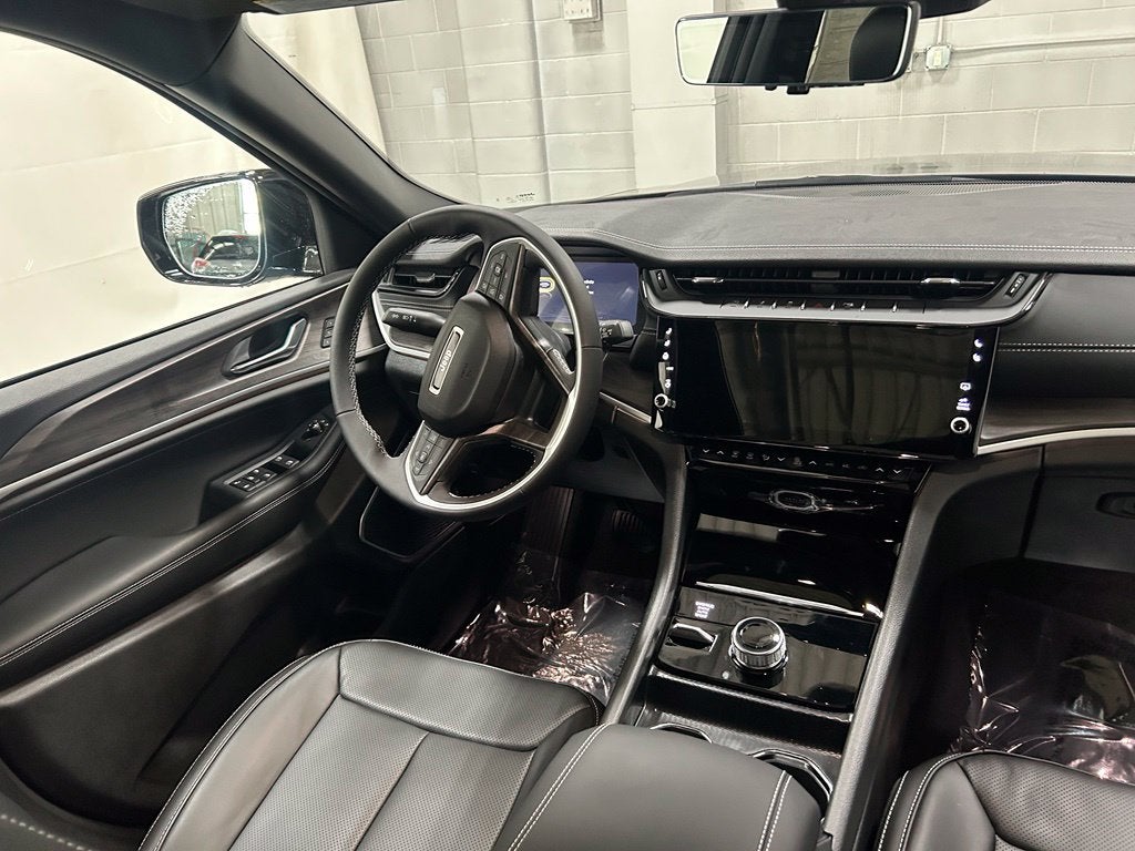 2027 Jeep Grand Cherokee GRAND CHEROKEE LIMITED RESERVE 4X4