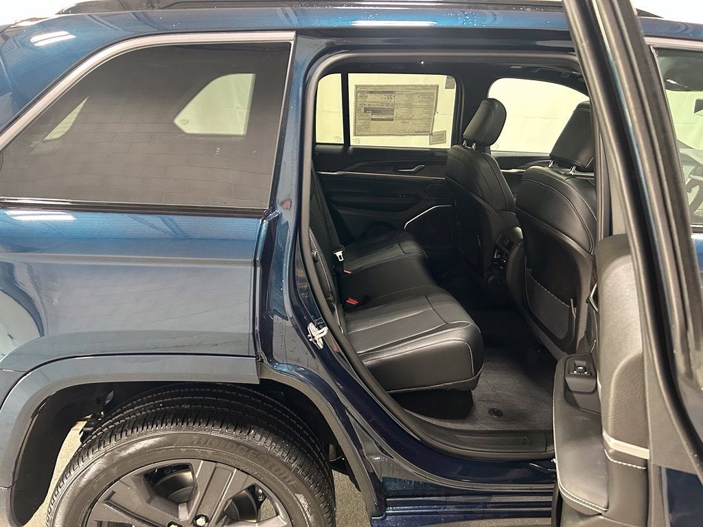 2027 Jeep Grand Cherokee GRAND CHEROKEE LIMITED RESERVE 4X4