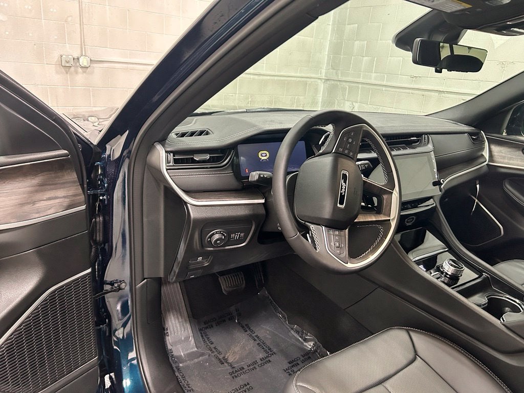 2027 Jeep Grand Cherokee GRAND CHEROKEE LIMITED RESERVE 4X4