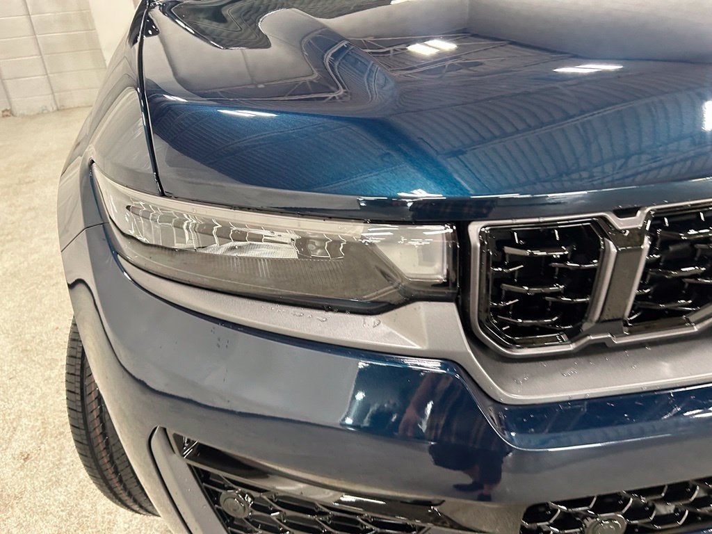 2027 Jeep Grand Cherokee GRAND CHEROKEE LIMITED RESERVE 4X4