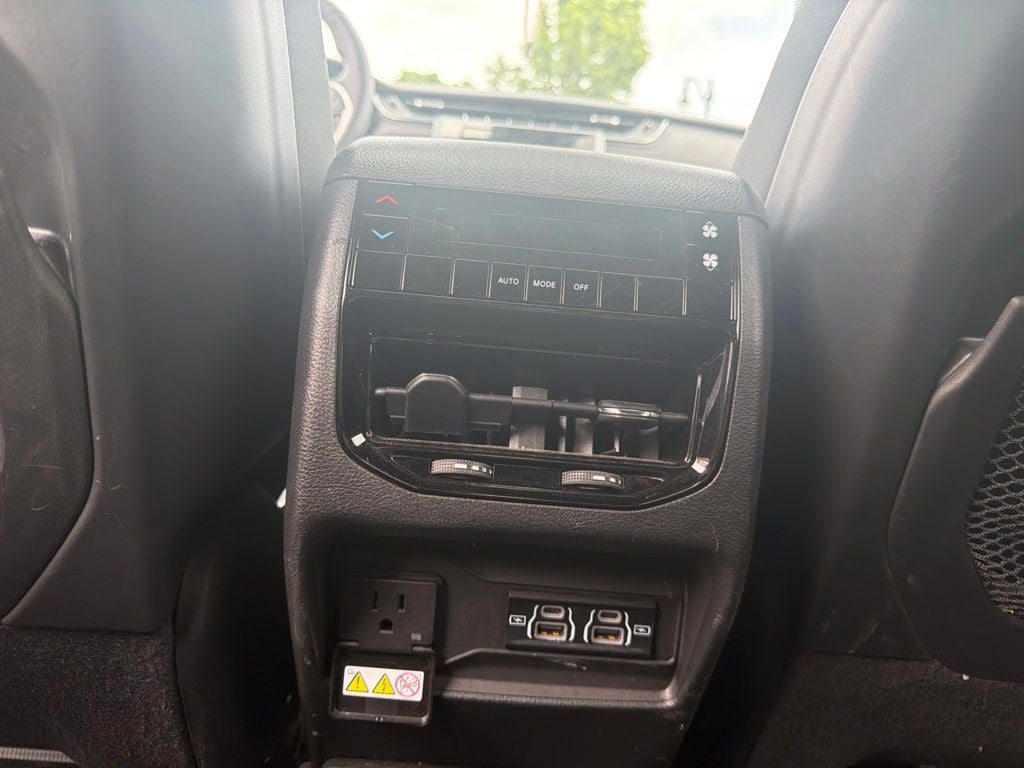 2023 Jeep Grand Cherokee L Altitude 4x4