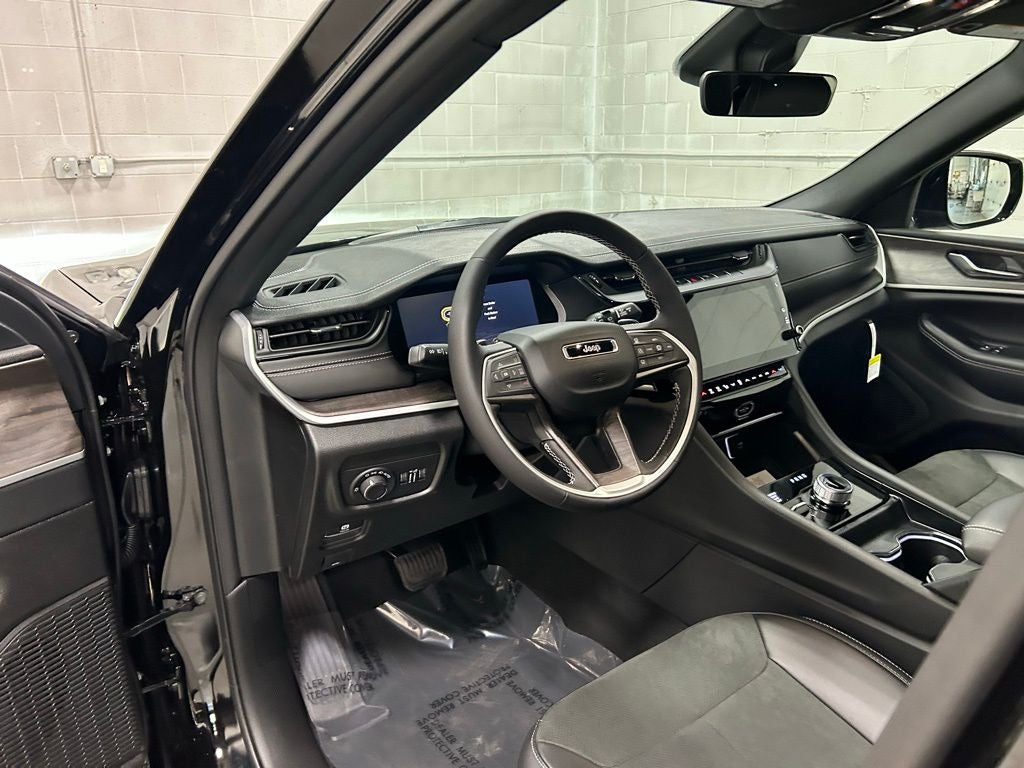 2026 Jeep Grand Cherokee GRAND CHEROKEE L LAREDO ALTITUDE 4X4