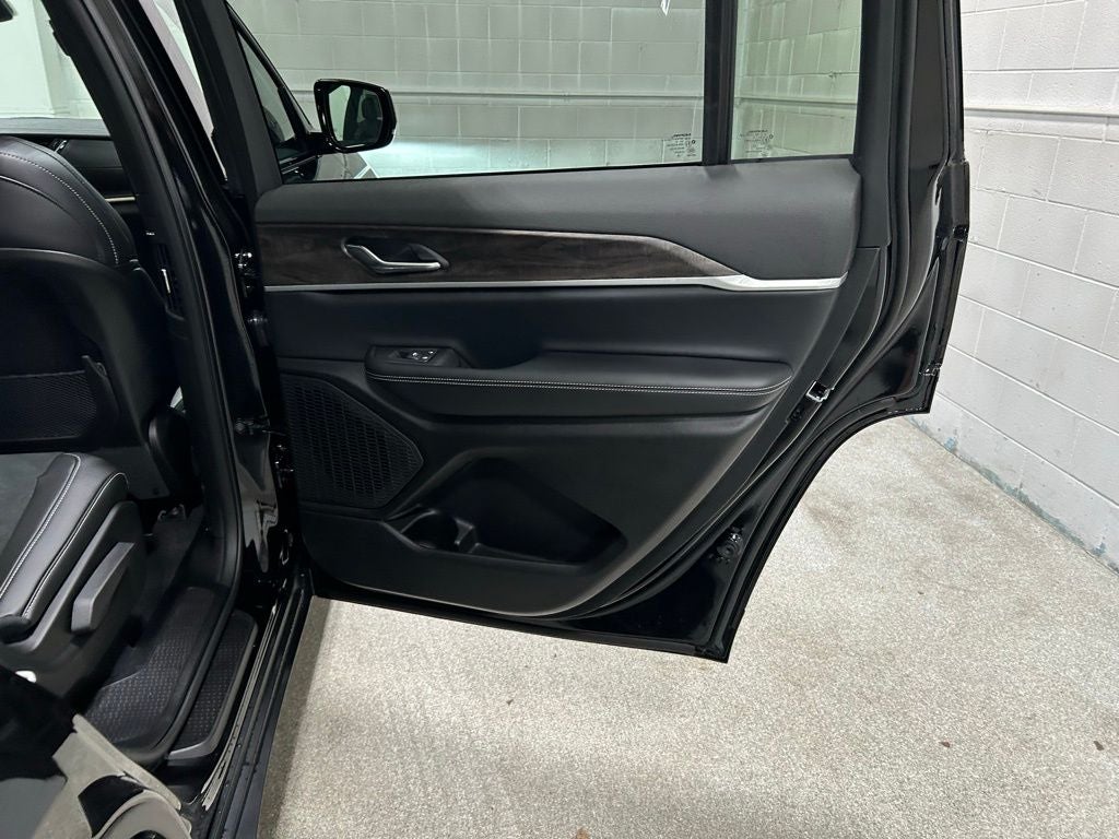 2026 Jeep Grand Cherokee GRAND CHEROKEE L LAREDO ALTITUDE 4X4