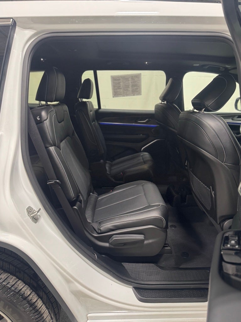 2023 Jeep Grand Cherokee L Overland 4x4