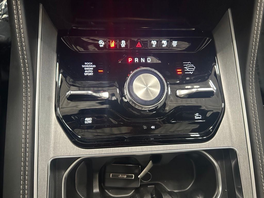 2026 Jeep Grand Wagoneer GRAND WAGONEER UPLAND 4X4
