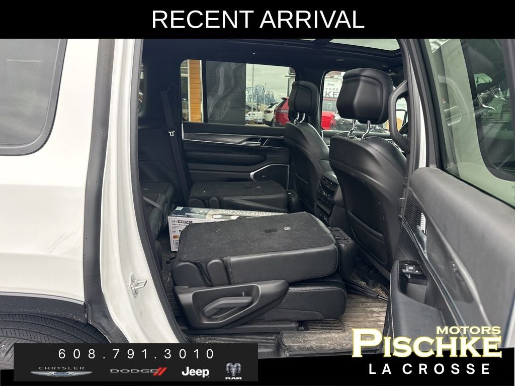 2022 Jeep Wagoneer Series III Carbide 4x4