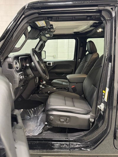 2026 Jeep Gladiator GLADIATOR SAHARA 4X4