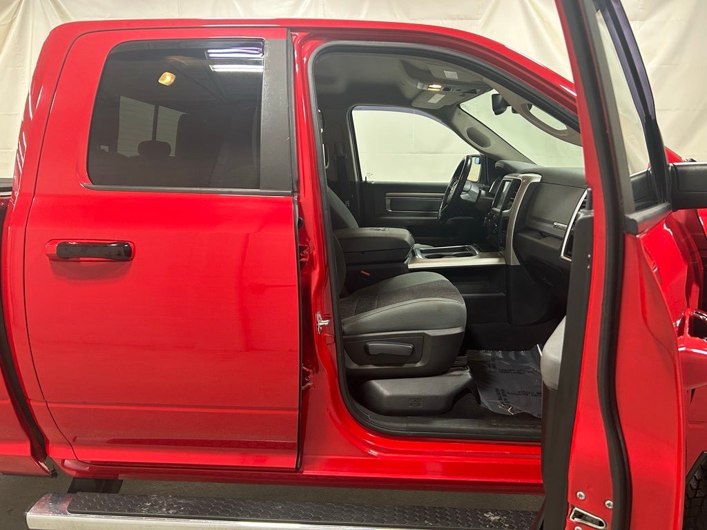 2017 RAM 1500 Big Horn Quad Cab 4x4 6'4' Box