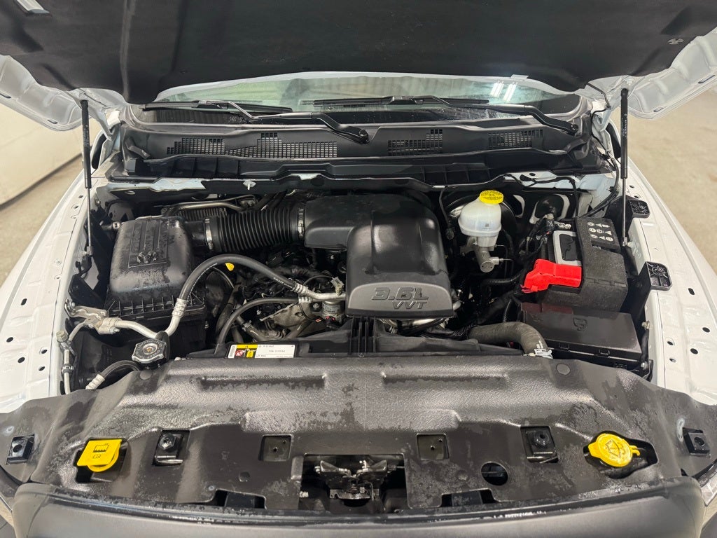 2024 RAM 1500 Classic Warlock Crew Cab 4x4 5'7' Box