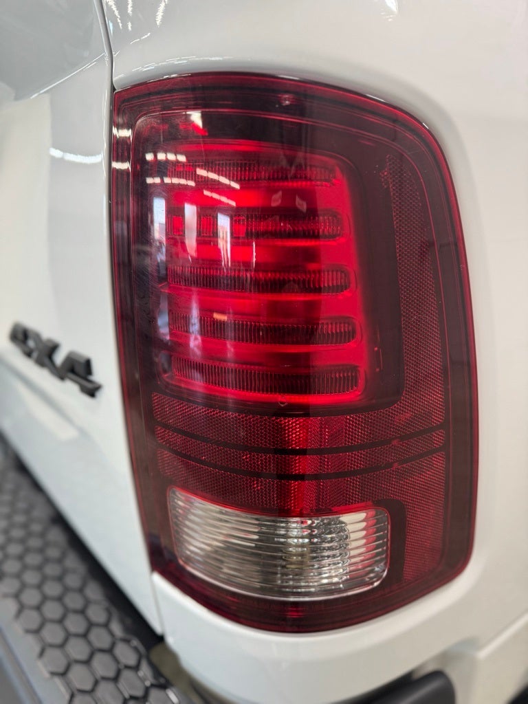 2024 RAM 1500 Classic Warlock Crew Cab 4x4 5'7' Box