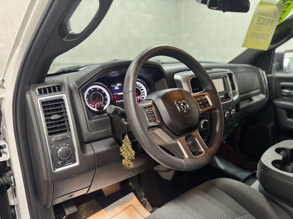 2024 RAM 1500 Classic Warlock Crew Cab 4x4 5'7' Box