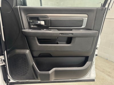 2024 RAM 1500 Classic Warlock Crew Cab 4x4 5'7' Box