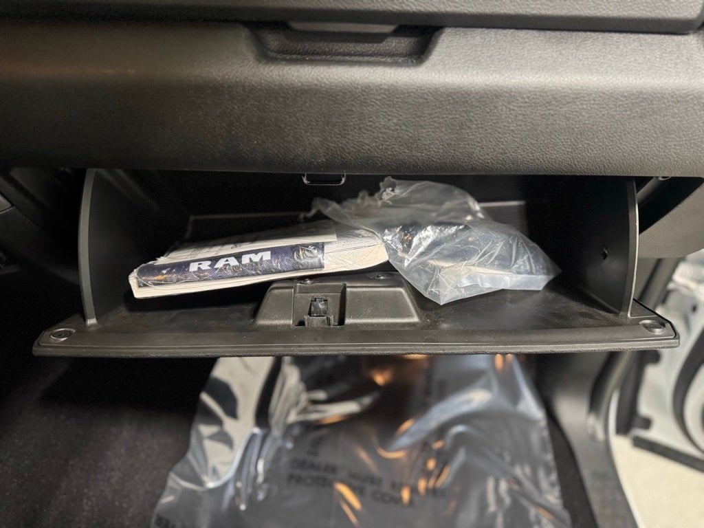 2024 RAM 1500 Classic Warlock Crew Cab 4x4 5'7' Box