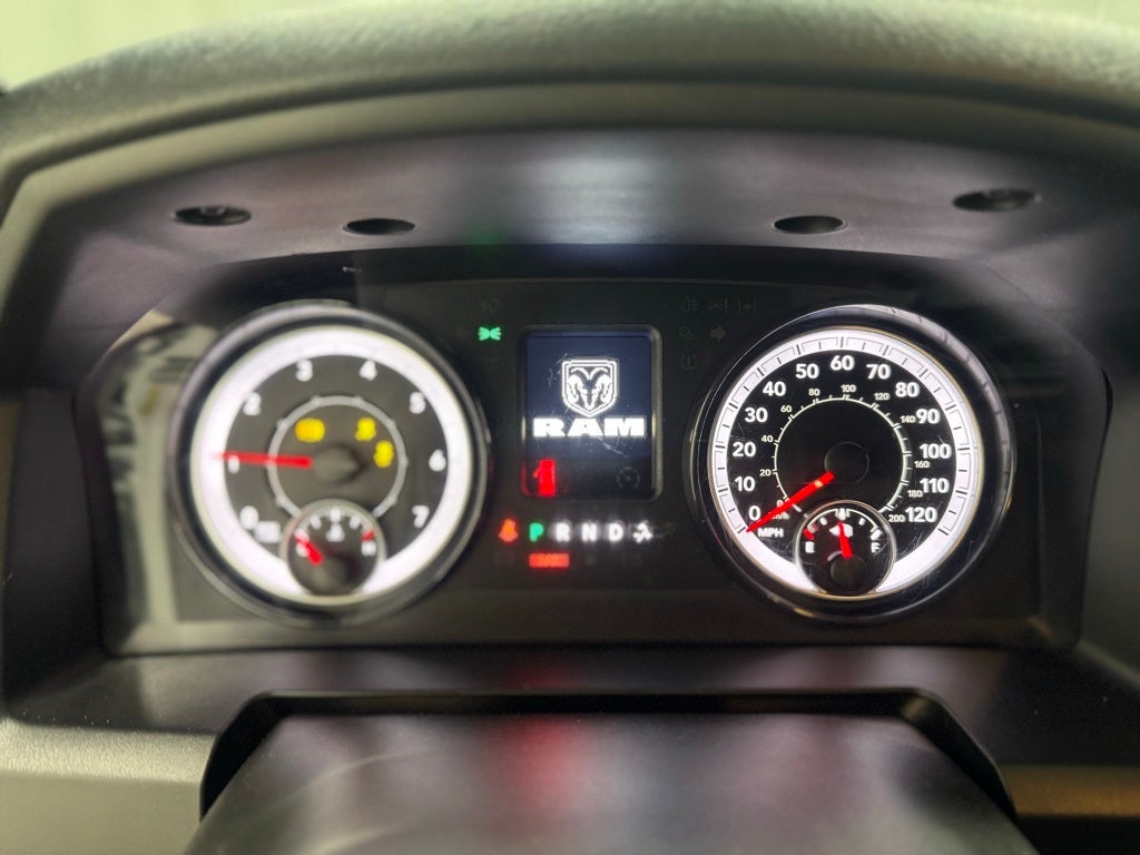 2024 RAM 1500 Classic Warlock Crew Cab 4x4 5'7' Box