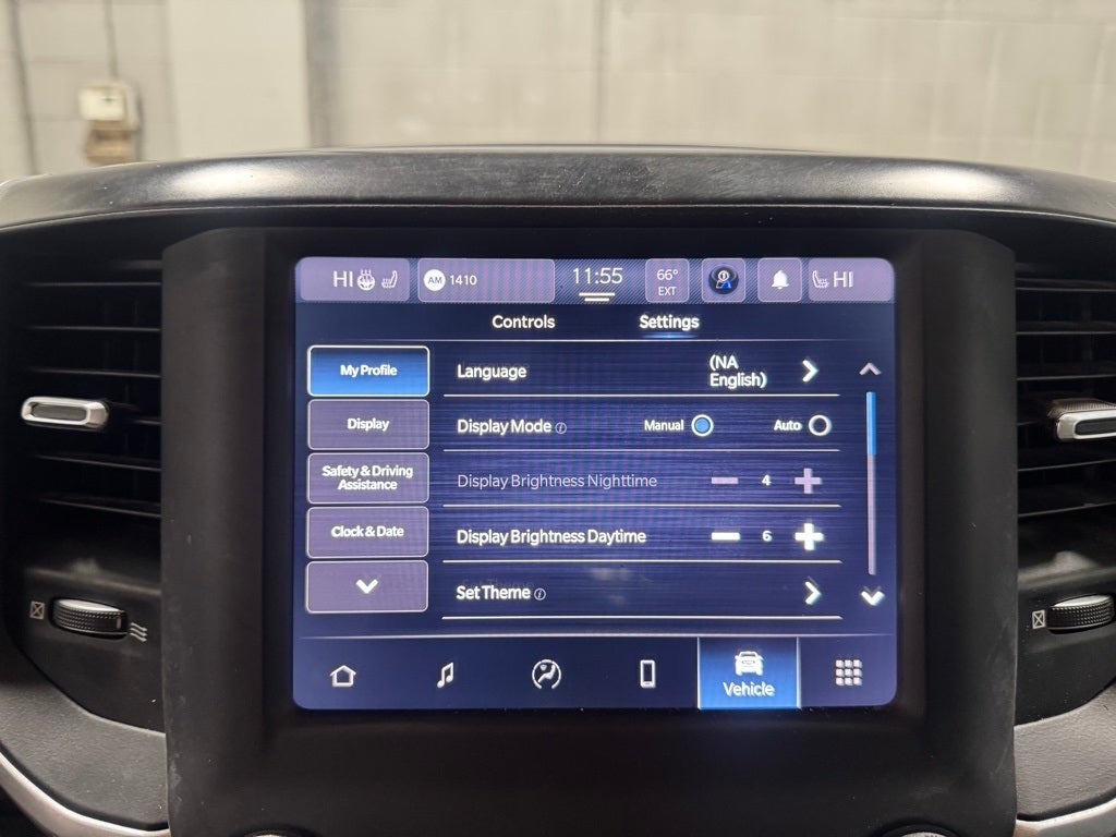 2022 RAM 1500 Big Horn Quad Cab 4x4 6'4' Box