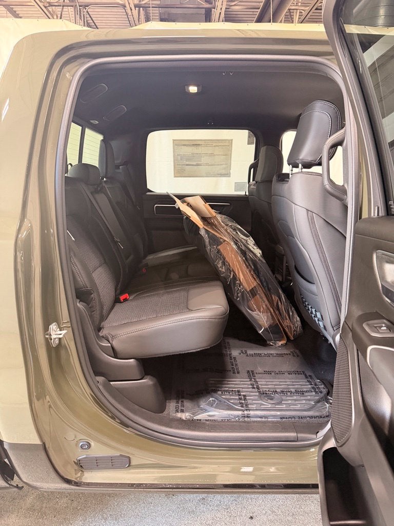 2027 RAM Ram 1500 RAM 1500 BIG HORN CREW CAB 4X4 5'7' BOX