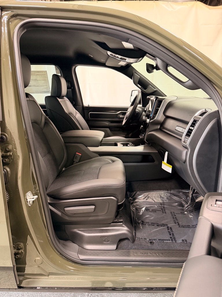 2027 RAM Ram 1500 RAM 1500 BIG HORN CREW CAB 4X4 5'7' BOX