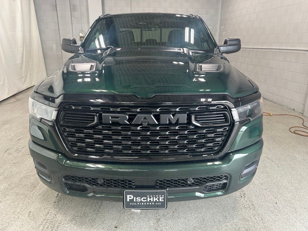 2026 RAM Ram 1500 RAM 1500 EXPRESS CREW CAB 4X4 5'7' BOX