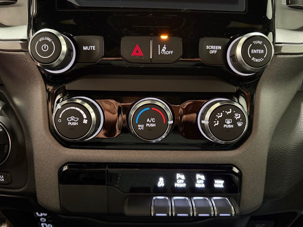 2026 RAM RAM 1500 RAM 1500 WARLOCK CREW CAB 4X4 5'7' BOX