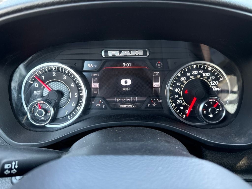 2024 RAM 1500 Tradesman Crew Cab 4x4 5'7' Box