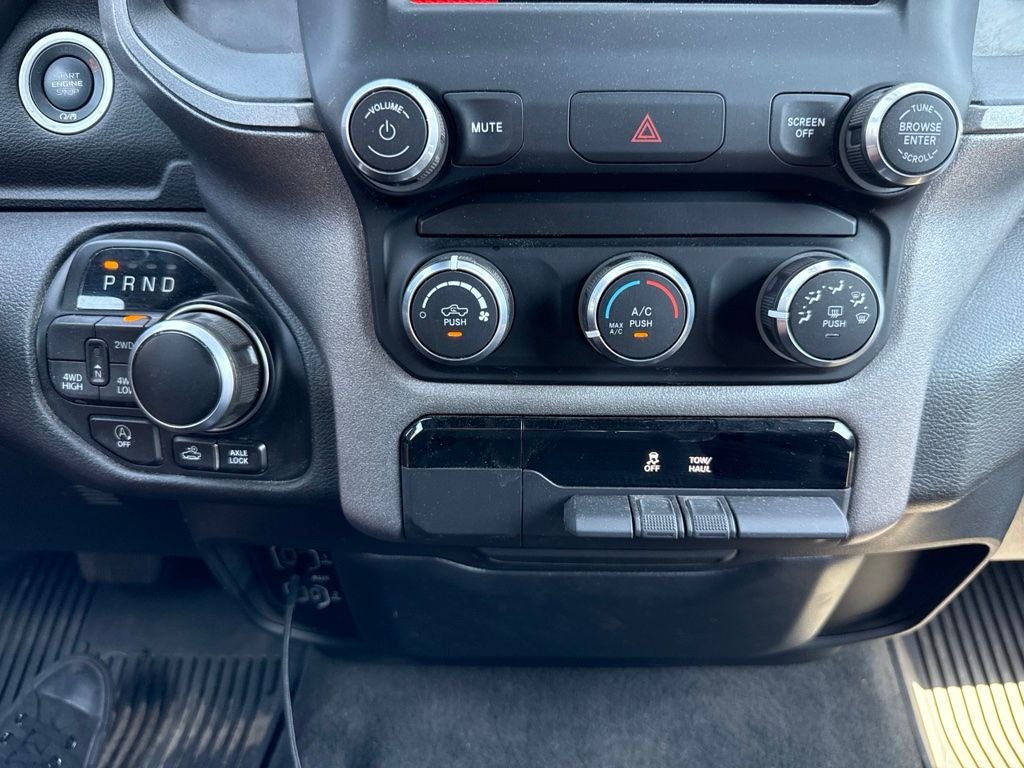 2024 RAM 1500 Tradesman Crew Cab 4x4 5'7' Box