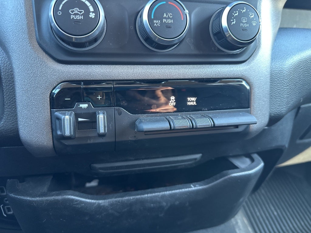 2019 RAM 1500 Tradesman Crew Cab 4x4 5'7' Box