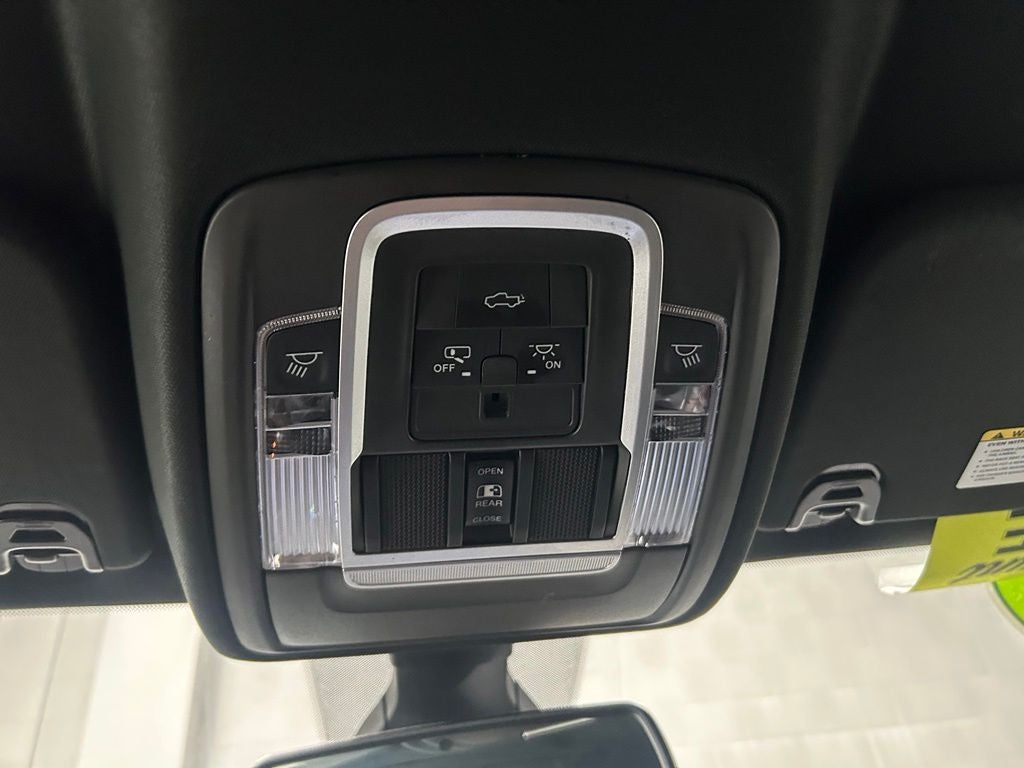 2020 RAM Ram 1500 Laramie Crew Cab 4x4 5'7' Box