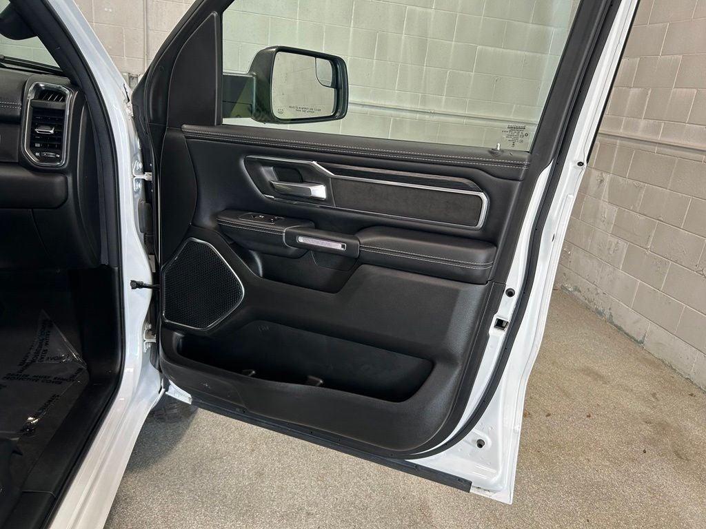 2024 RAM 1500 Laramie Crew Cab 4x4 5'7' Box