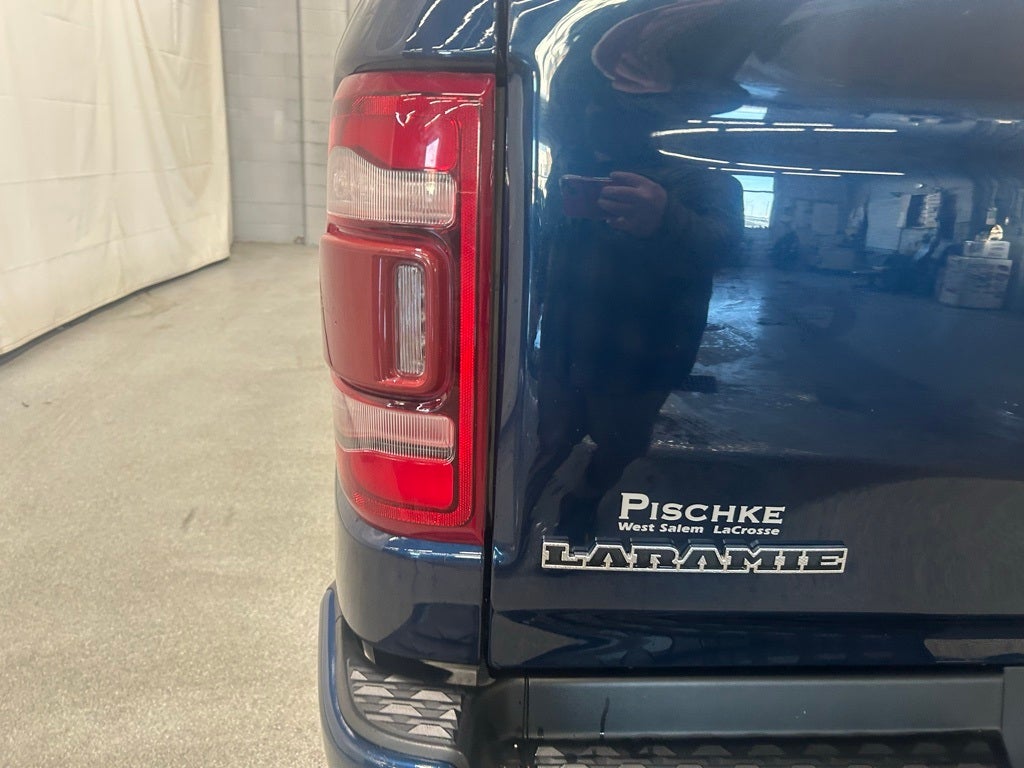2022 RAM 1500 Laramie Crew Cab 4x4 5'7' Box