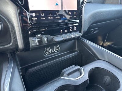 2022 RAM 1500 Laramie Crew Cab 4x4 5'7' Box