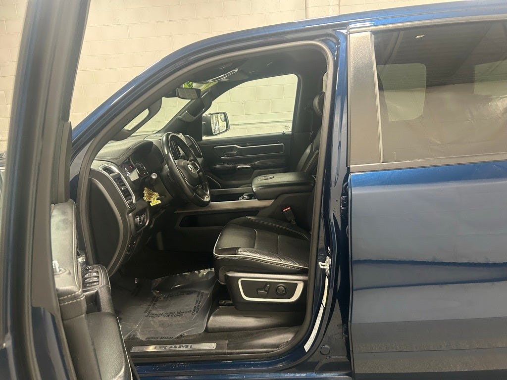 2022 RAM 1500 Laramie Crew Cab 4x4 5'7' Box