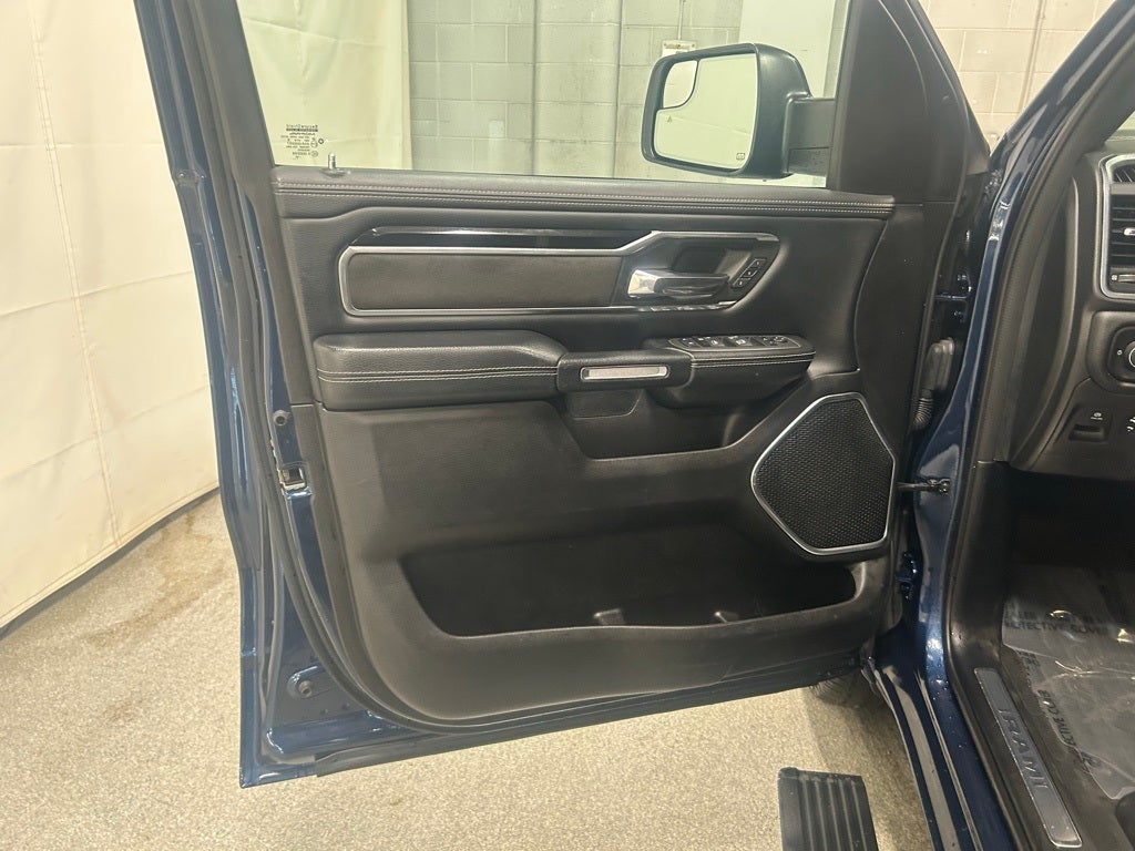 2022 RAM 1500 Laramie Crew Cab 4x4 5'7' Box