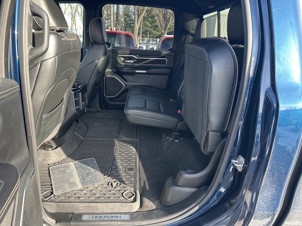 2022 RAM 1500 Laramie Crew Cab 4x4 5'7' Box