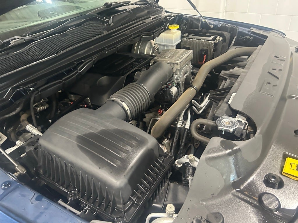 2022 RAM 1500 Laramie Crew Cab 4x4 5'7' Box