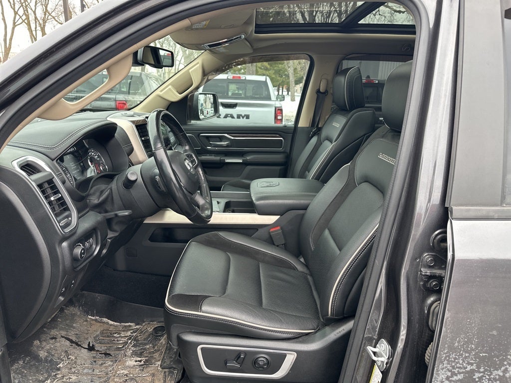 2019 RAM 1500 Laramie Crew Cab 4x4 6'4' Box
