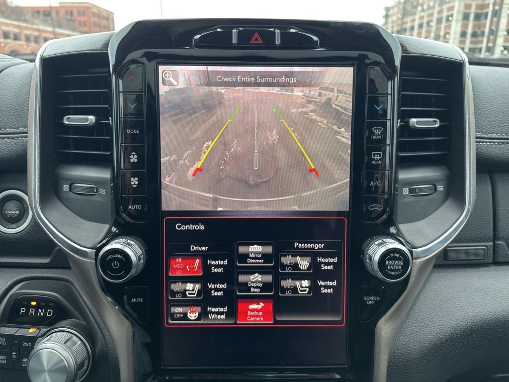 2019 RAM 1500 Laramie Crew Cab 4x4 6'4' Box