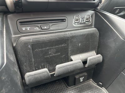 2019 RAM 1500 Laramie Crew Cab 4x4 6'4' Box