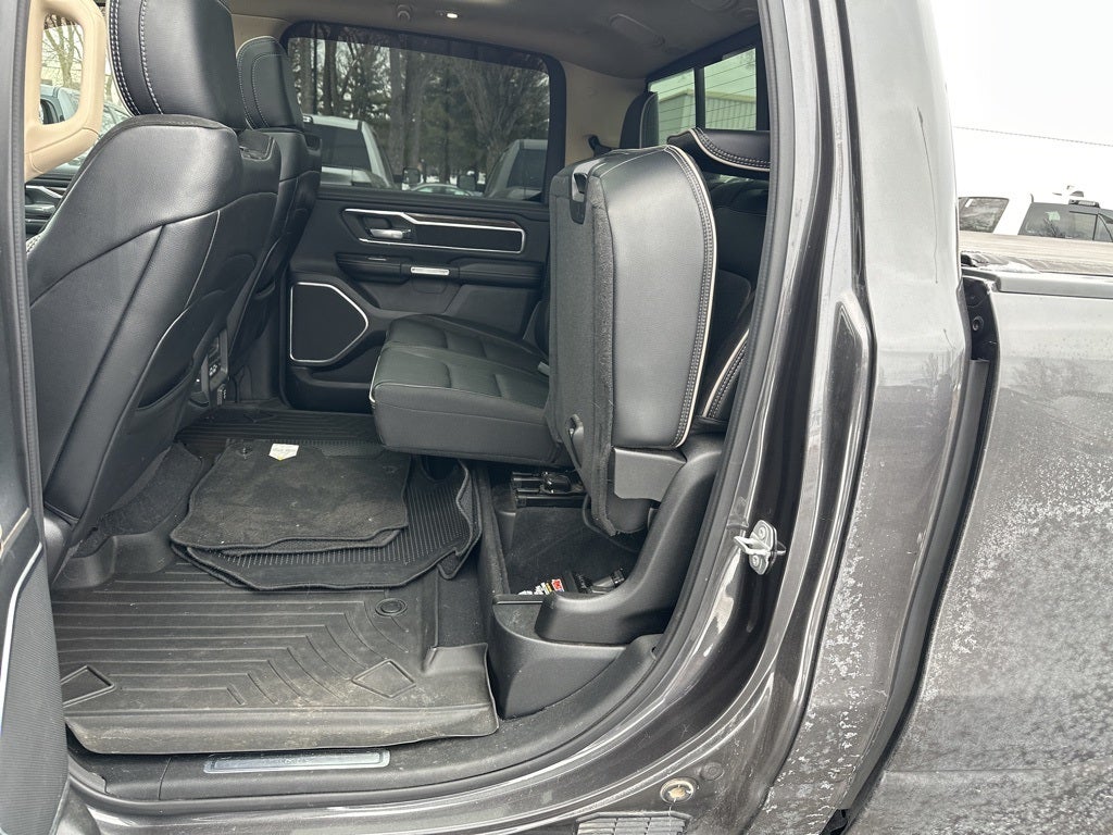 2019 RAM 1500 Laramie Crew Cab 4x4 6'4' Box