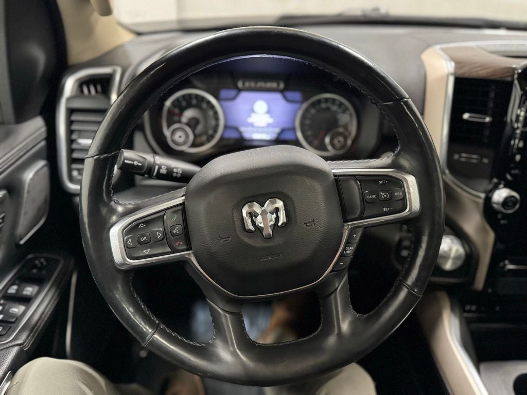 2019 RAM 1500 Laramie Crew Cab 4x4 6'4' Box