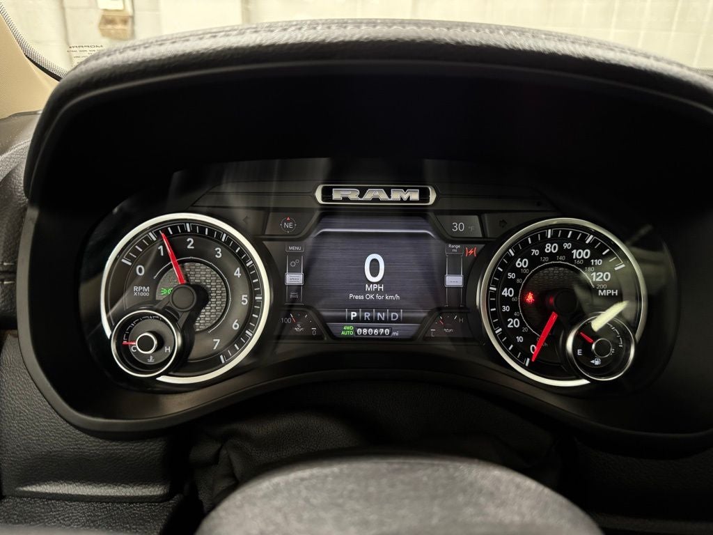 2019 RAM 1500 Laramie Crew Cab 4x4 6'4' Box