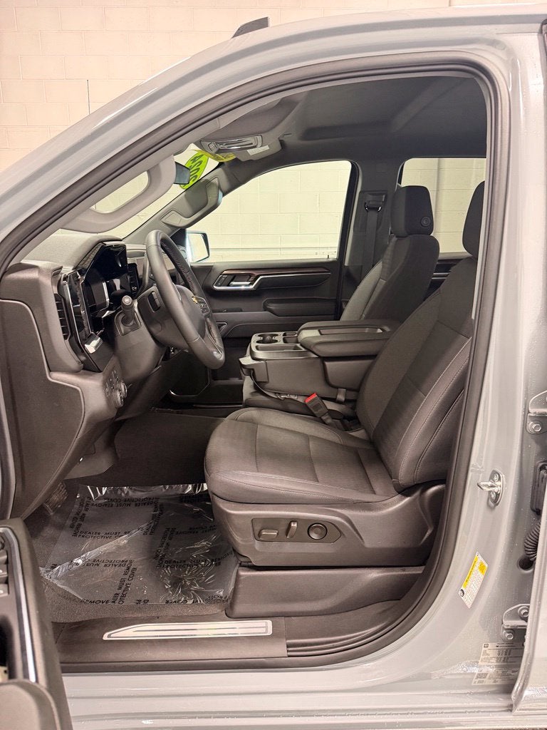 2024 Chevrolet Silverado 1500 4WD Crew Cab Short Bed LT with 2FL