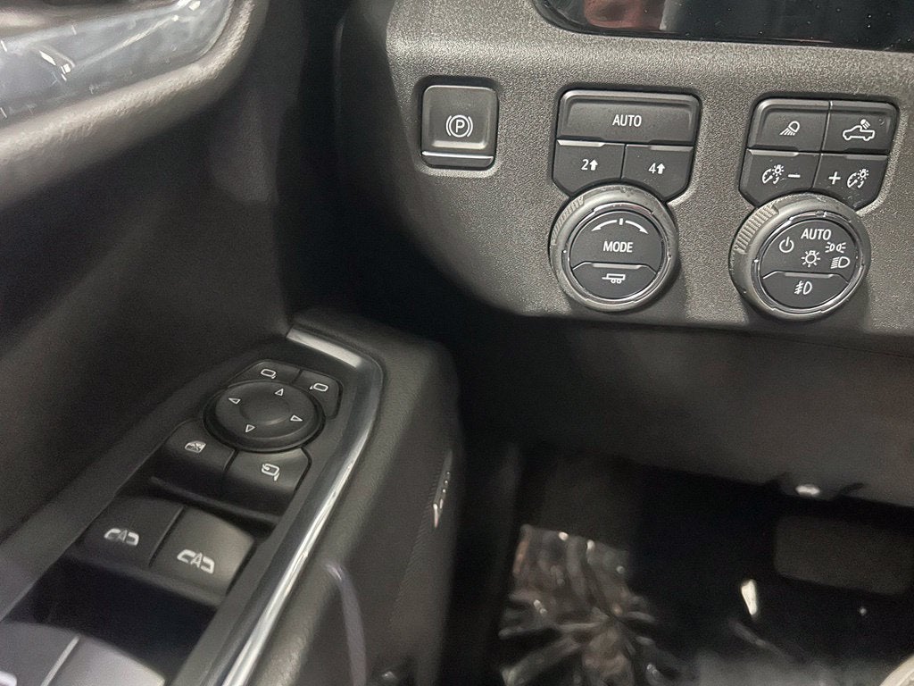 2023 Chevrolet Silverado 1500 4WD Crew Cab Short Bed LTZ