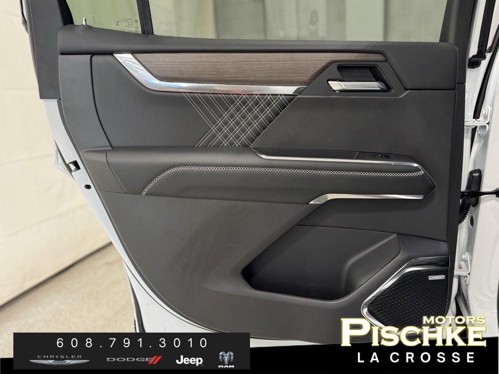 2025 GMC Acadia AWD Denali