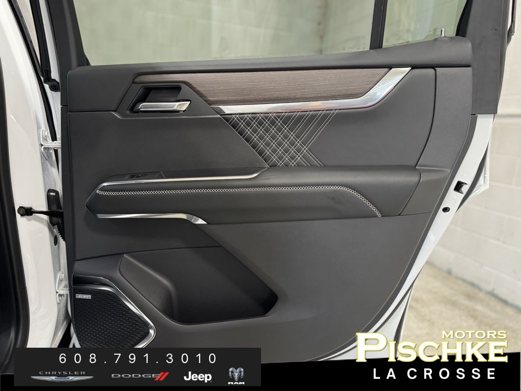 2025 GMC Acadia AWD Denali